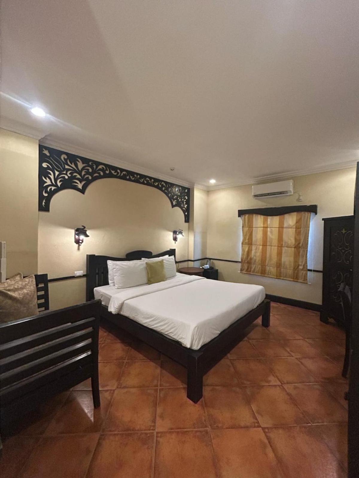 Deluxe Zimmer mit Kingsize-Bett